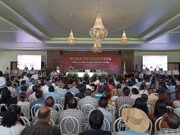 El principal compromiso en Huejutla es el apoyo a la educación