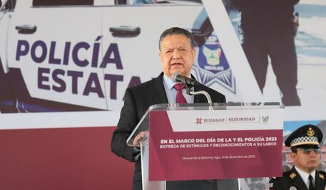 “Que tengan lista la casa”, dice Menchaca a funcionarios que se van de candidatos