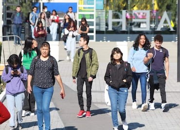 Regresan a clases estudiantes de la UAEH