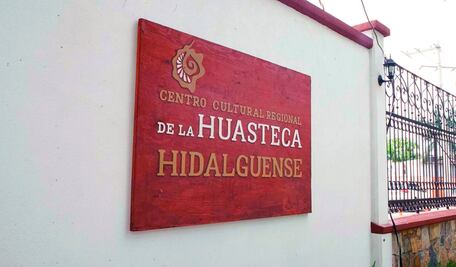 Julio Menchaca inaugura Casa de la Cultura Huasteca