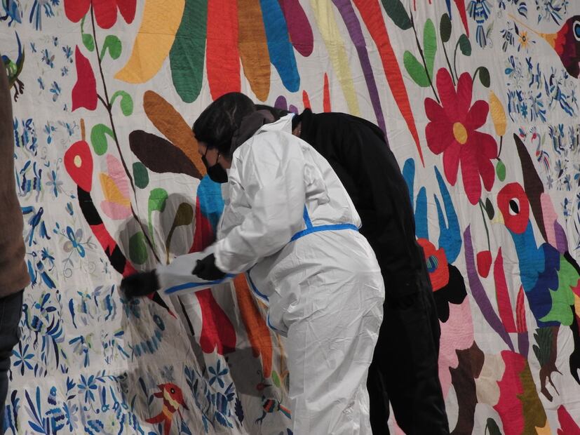 El mural de Tenango entra a restauración; artesanas protegen el bordado más grande del mundo | Foto. Turismo Hidalgo