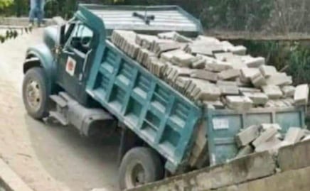 Colapsa puente provisional sobre el río Amajac en el municipio de Jacala