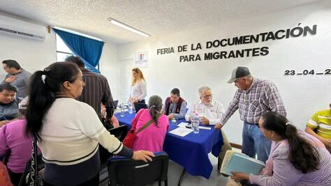 Apoyan a migrantes repatriados en Nicolás Flores con programas y asesoría