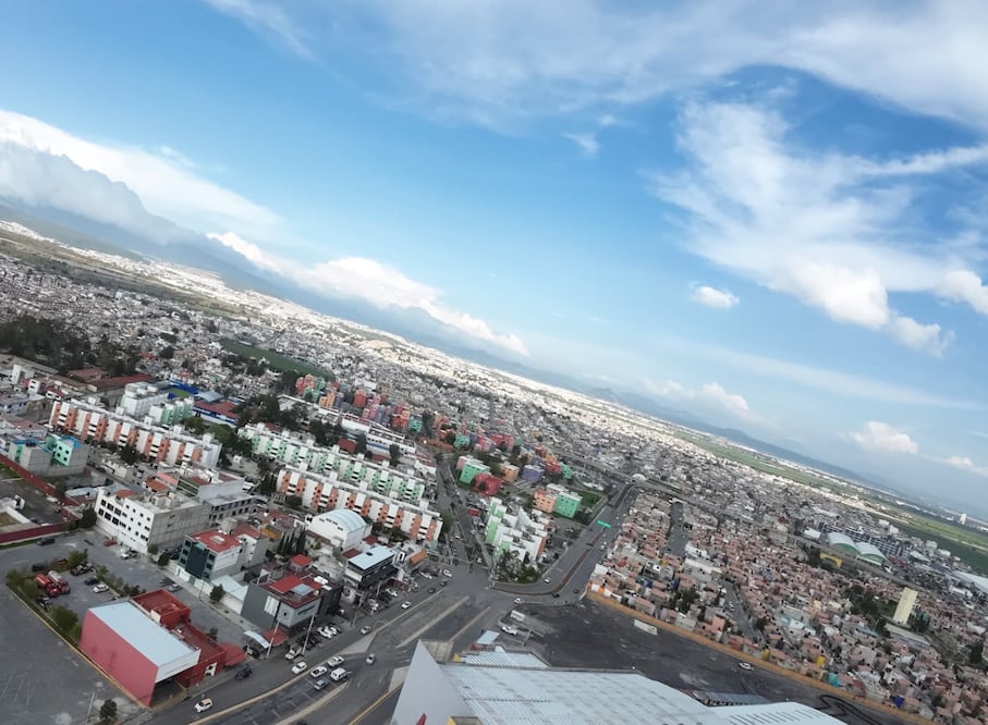 El Comité de Fraccionamientos del Sur anunció que prepara denuncias penales contra exfuncionarios y empresas constructoras por presuntas irregularidades en la autorización, construcción y posterior abandono de desarrollos habitacionales ubicados entre Pachuca, Mineral de la Reforma y Zempoala. I Foto: Josué Ortiz Vázquez