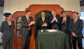 La inversión de 2 mil mdd de farmacéutica canadiense estará en el Polo de Zapotlán: Menchaca