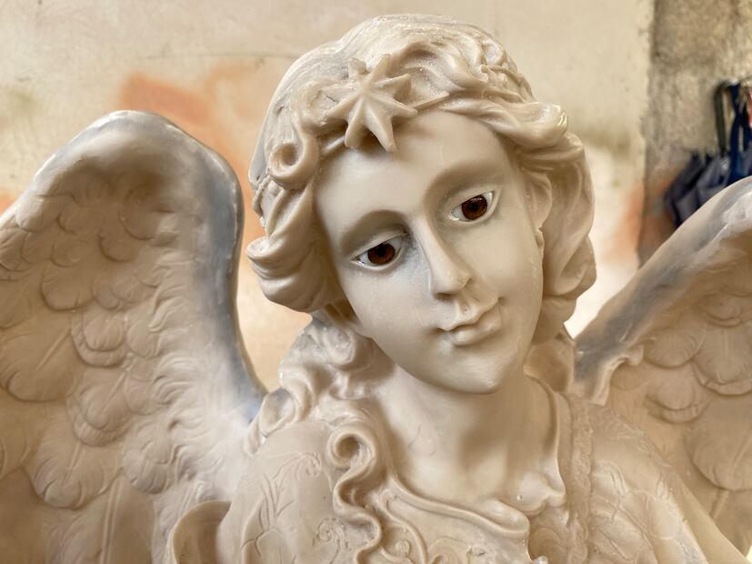 El arte de dar color a la fe: la tradición de las figuras religiosas en Tlahuelompa | Foto: Luis Soriano