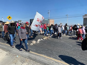 Pobladores de Ixmiquilpan marchan hacia Palacio de Gobierno para exigir obras