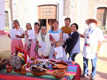 Reconocen a cocineras y cocineros tradicionales en la Feria de Pachuca