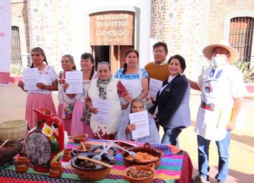 Reconocen a cocineras y cocineros tradicionales en la Feria de Pachuca