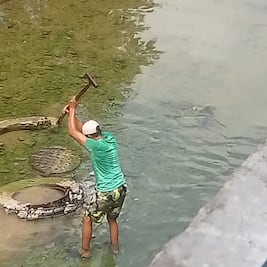 Detienen a ladrón de tapas de registro en colonia de Huejutla