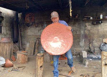 De la sierra al destilado: don Luciano y sus alambiques de cobre
