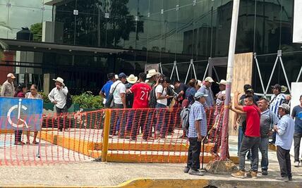 Por falta de luz, amarran a guardia de seguridad de la CFE en Huejutla