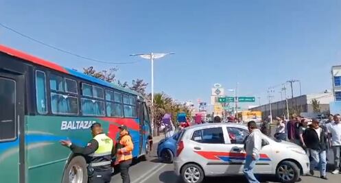 Bloqueo en la México-Pachuca provoca caos vial en Tecámac