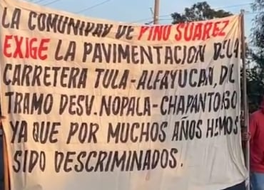 Pobladores de Pino Suárez bloquean carretera por falta de mantenimiento