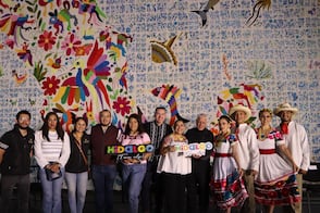 Hidalgo presume su identidad en el Zócalo con el Tenango más grande del mundo
