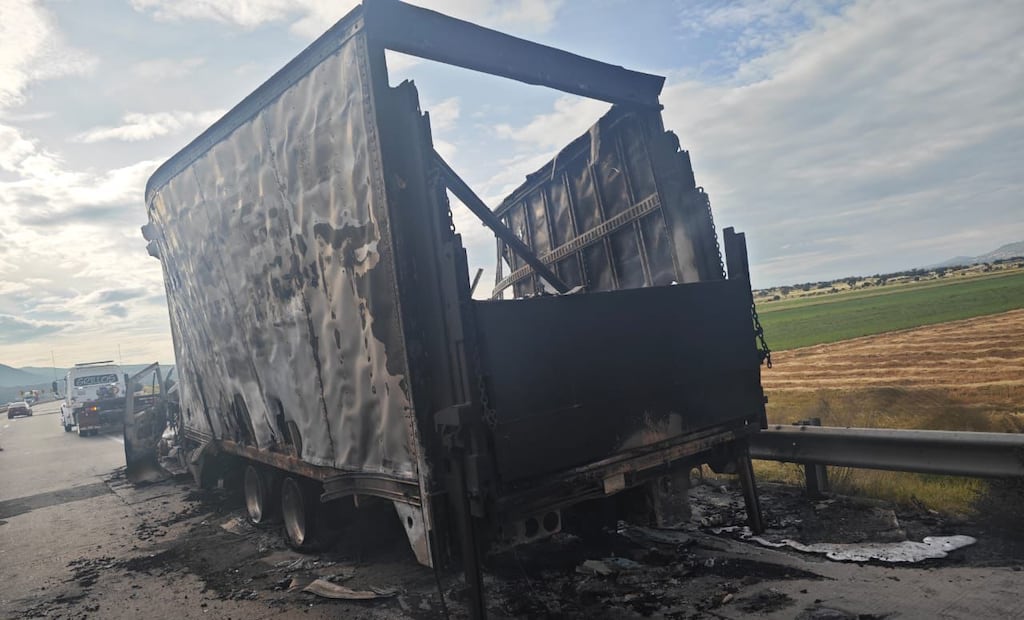 Choque múltiple e incendio de camión generan caos en el Arco Norte | Foto: especial