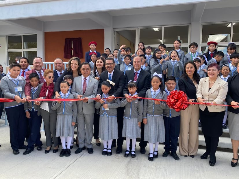 Inauguran nuevas instalaciones de la primaria Ignacio Zaragoza en Pachuca | Foto: Luis Soriano