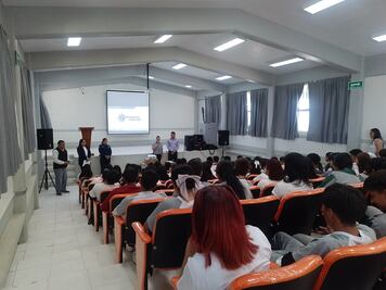 Imparten en COBAEH ponencia sobre delitos cibernéticos y prevención de adicciones