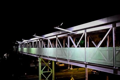 Corredor Seguro: Ponen en marcha iluminación de puentes peatonales del Tuzobús