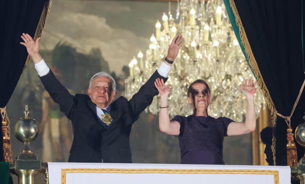 Andrés Manuel López Obrador, presidente de México, encabezó su último grito de independencia en el balcón presidencial de Palacio Nacional. Foto: Diego Simón Sánchez / EL UNIVERSAL