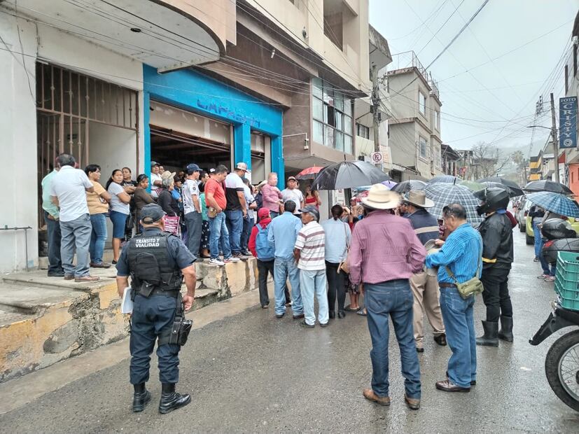 Amenazan con cerrar válvulas de sistema de bombeo en Huejutla | Foto: Francisco Bautista