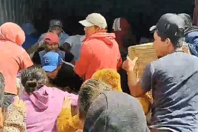Video: Tras accidente de tráileres, reportan actos de rapiña en Arco Norte