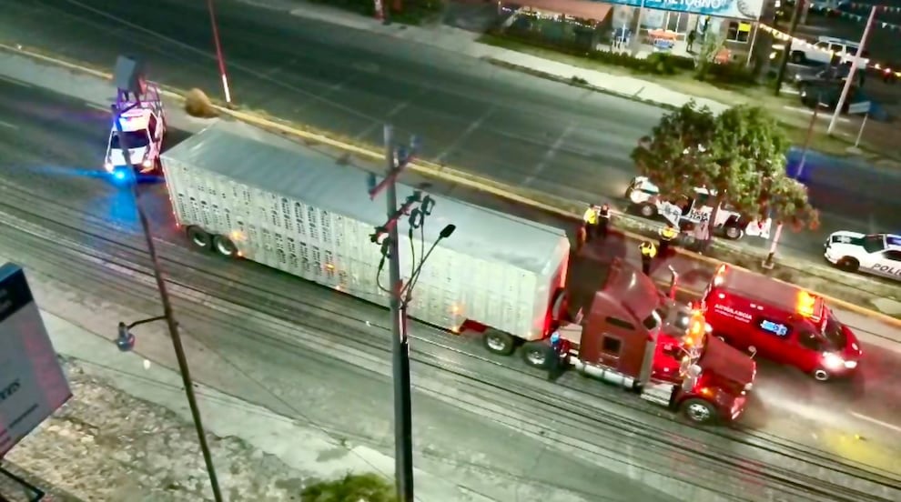 Persecución en Pachuca deja tres detenidos por intento de robo a tráiler