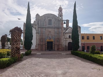 INAH autoriza construcción de cancha junto a capilla de San Salvador