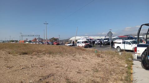 Cerca de mil habitantes y 160 camiones de Zimapán intentan llegar a Pachuca para manifestarse 