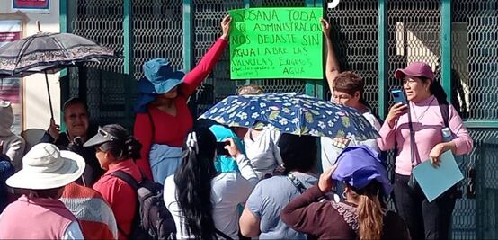 Vecinos de El Carmen en Tizayuca bloquean y cierran la presidencia municipal