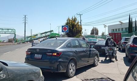 Colapsa puente peatonal en la México–Tulancingo; afecta circulación