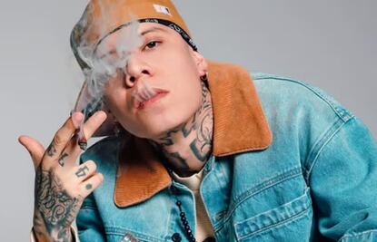 Santa Fe Klan simula crucifixión de Cristo y se arrepiente; usuarios lo tunden 