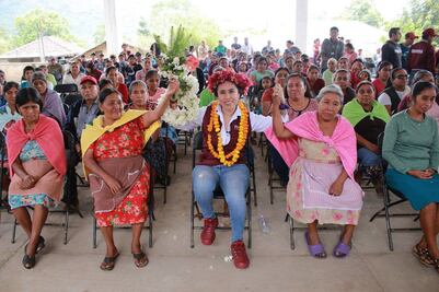 Candidatas al Senado vistan Valle del Mezquital y Huasteca