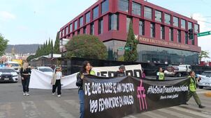 Pachuca advierte posibles sanciones por daños al Reloj Monumental durante marcha del 8M
