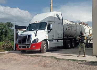 Sedena asegura inmueble, 6 autotanques y 124 mil litros de hidrocarburo en Pogreso
