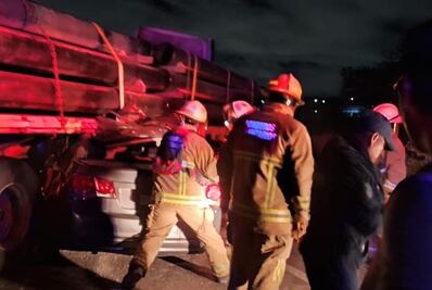 Accidente en la Pachuca-Sahagún deja una mujer atrapada bajo tráiler