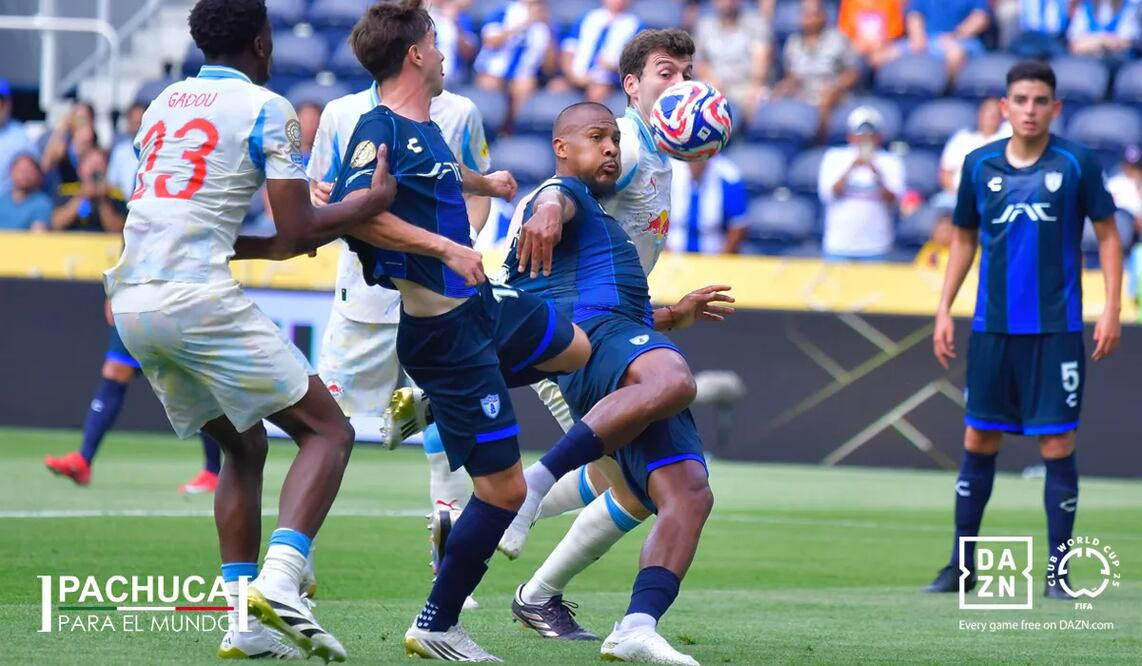 Los Tuzos fueron sorprendidos por el Salzburg en el primer encuentro del Mundial de clubes I Foto: @Tuzos