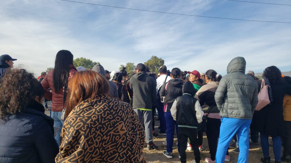 Pobladores de San Salvador bloquean la carretera México-Laredo | Foto: Especial