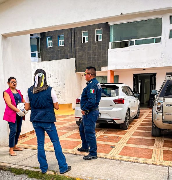 Rescatan a perro abandonado dentro de una vivienda en Pachuca | Foto: SSPTyV y CAIVM