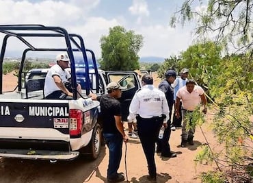 Hallan 4 hombres asesinados a tiros en un camino de terracería en los límites del Edomex e Hidalgo