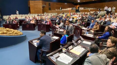 Diputados justifican 370 inasistencias