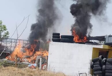 Arde una vulcanizadora en Huichapan