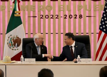 Se reúne el embajador Ken Salazar con el gobernador Julio Menchaca