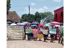 Protestan comerciantes de Huautla, exigen que no les quite el alcalde predio para el mercado