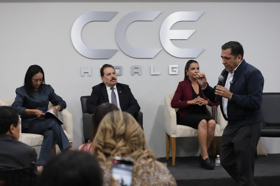 Candidatos a diputados federales de Morena se reúnen con empresarios hidalguenses | Foto: Luis Soriano