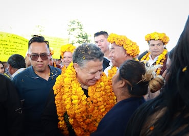 Julio Menchaca supervisa avances en la reconstrucción de zonas afectadas por la tormenta tropical 90-E