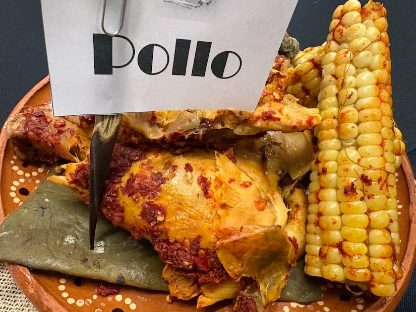 La tradición se sirve en horno de tierra | Foto: Turismo Hidalgo
