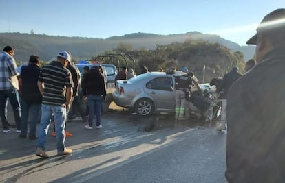 Aparatoso choque en el Corredor de la Montaña deja a mujer embarazada atrapada
