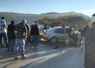 Aparatoso choque en el Corredor de la Montaña deja a mujer embarazada atrapada