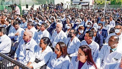 Consintieron con 272 millones de pesos a médicos cubanos 